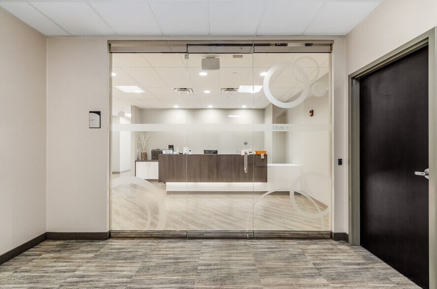 More Photos Of 1 E Campus View Blvd, Columbus Office For Lease