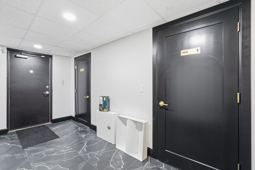 More Photos Of 10812 Gandy Blvd N, Saint Petersburg Medical For Lease