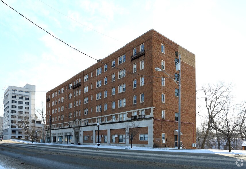 More Photos Of 295 W Market St, Warren Apartments For Sale