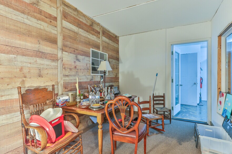 More Photos Of 3506 Springs Rd, Hickory Freestanding For Sale