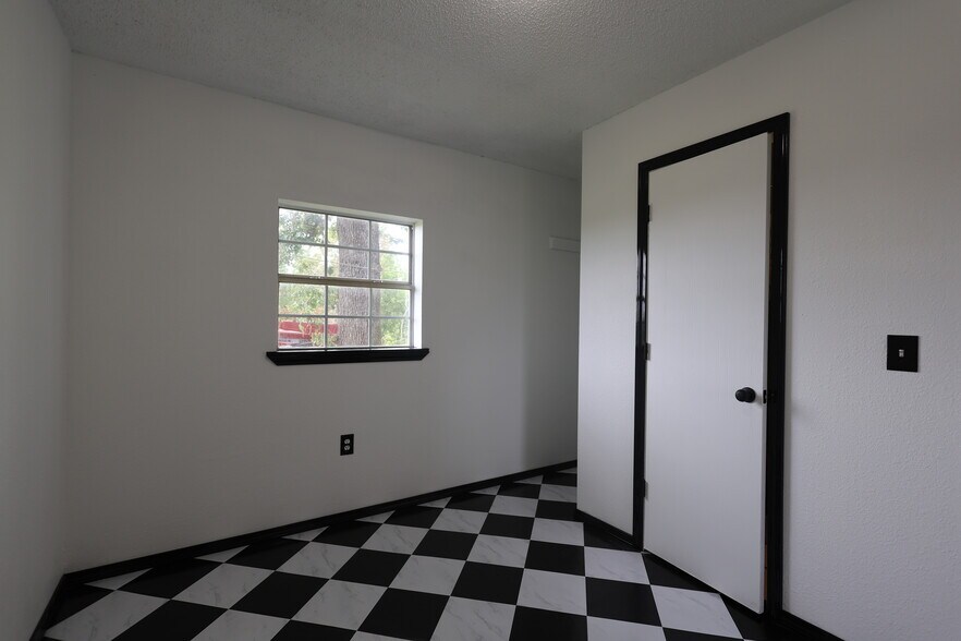 More Photos Of 25377 Welling rd, Welling Apartments For Sale