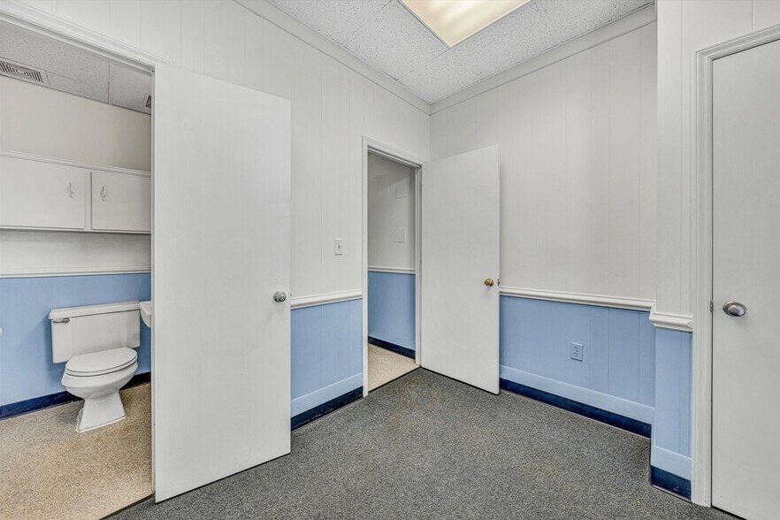 More Photos Of 1930 Braeburn Dr, Salem Medical For Sale