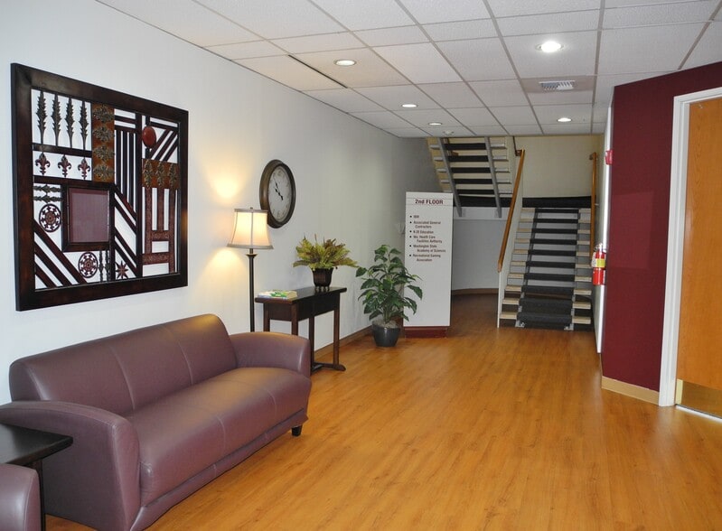 More Photos Of 410 11th Ave SE, Olympia Office For Lease