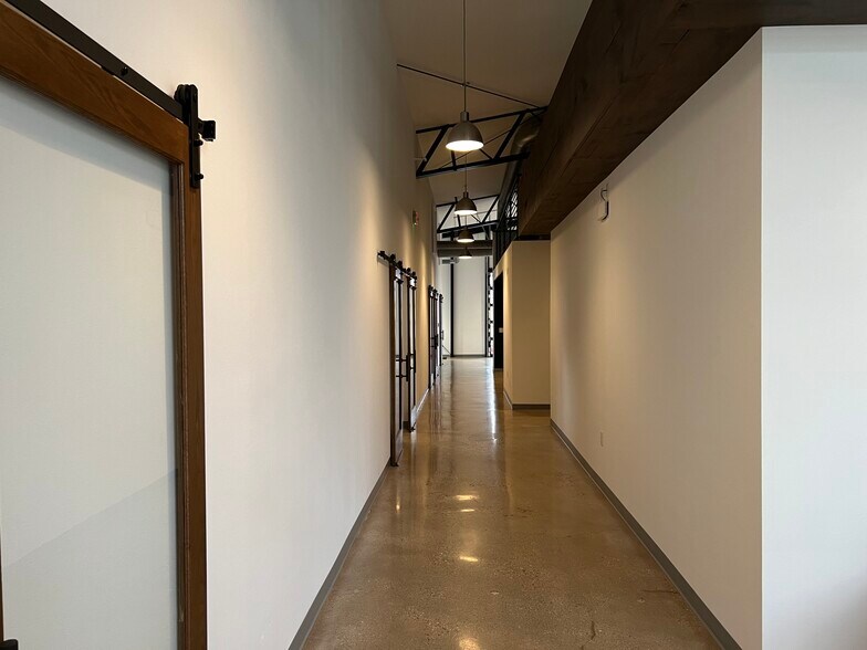 More Photos Of 1352 E Wilson St, Madison Warehouse For Sale