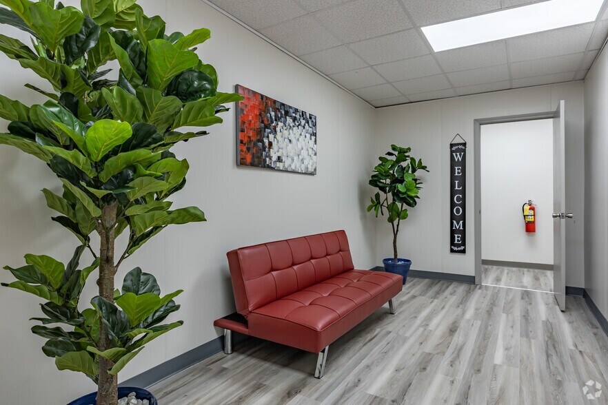 More Photos Of 2720 Sheraton Dr, Macon-Bibb Unknown For Lease