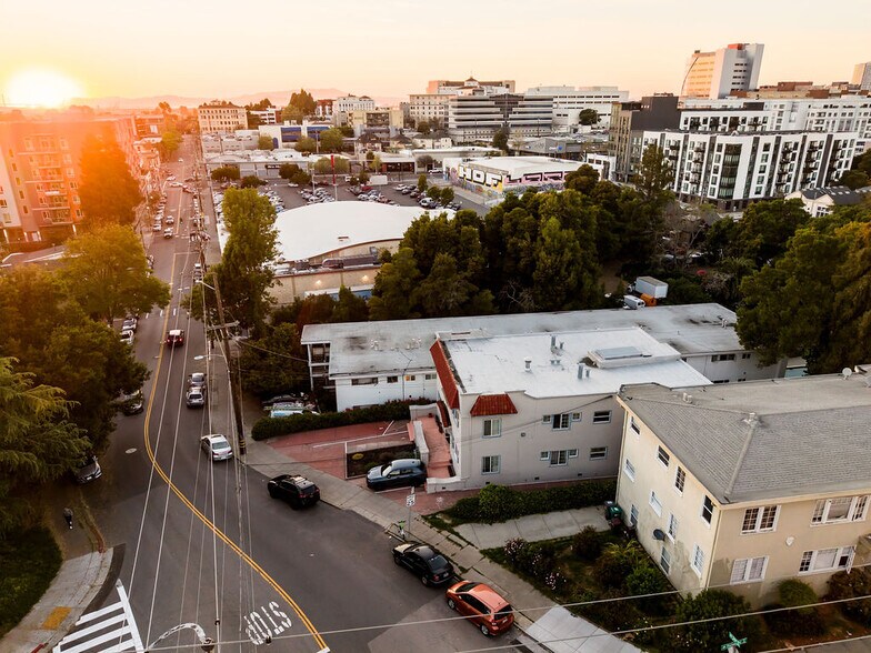 More Photos Of 256 29th St, Oakland Apartments For Sale