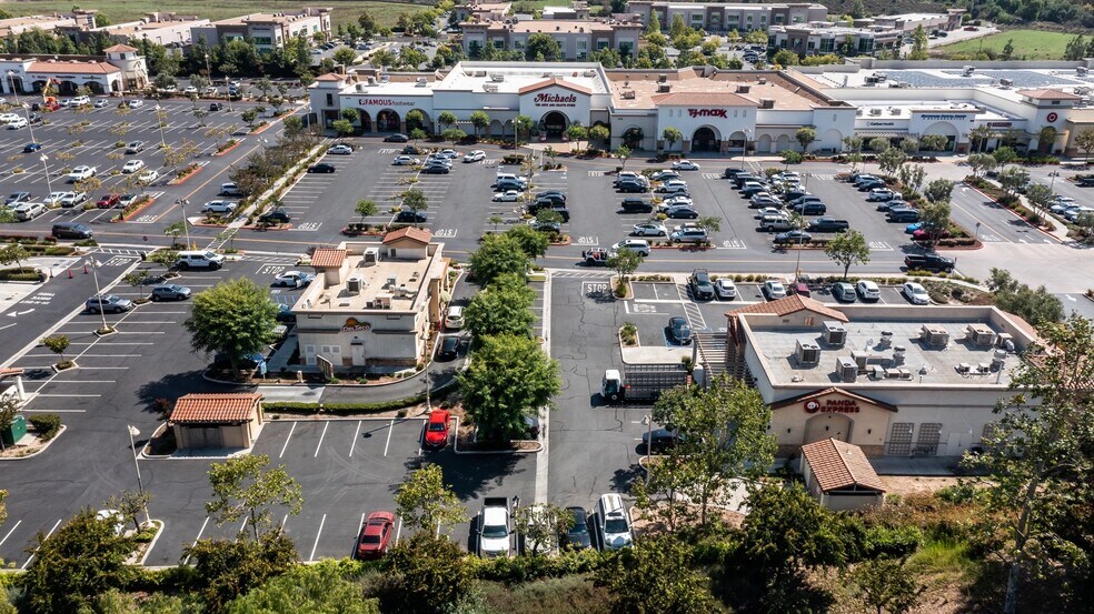More Photos Of 800-888 New Los Angeles Ave, Moorpark Department Store For Sale