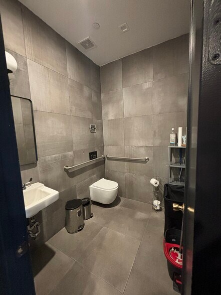 More Photos Of 561 4th Ave, Brooklyn Storefront Retail Residential For Lease