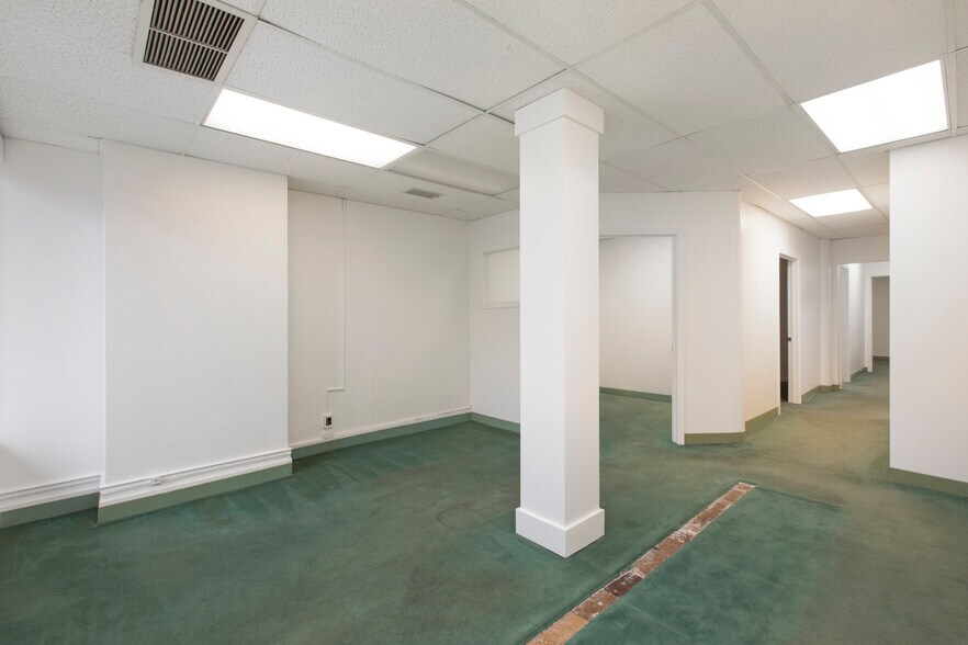 More Photos Of 3927-3929 Sacramento St, San Francisco Storefront Retail Residential For Sale