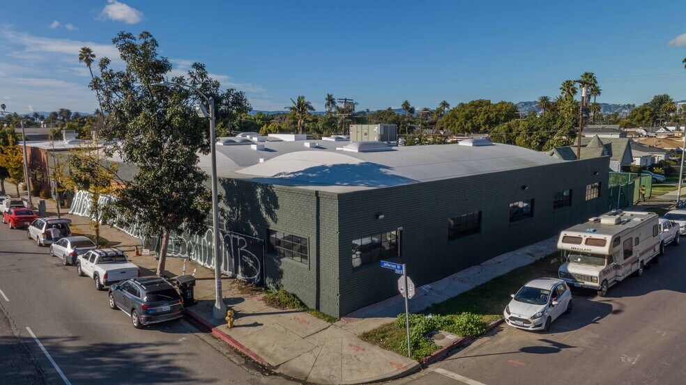 More Photos Of 4301 W Jefferson Blvd, Los Angeles Office For Lease