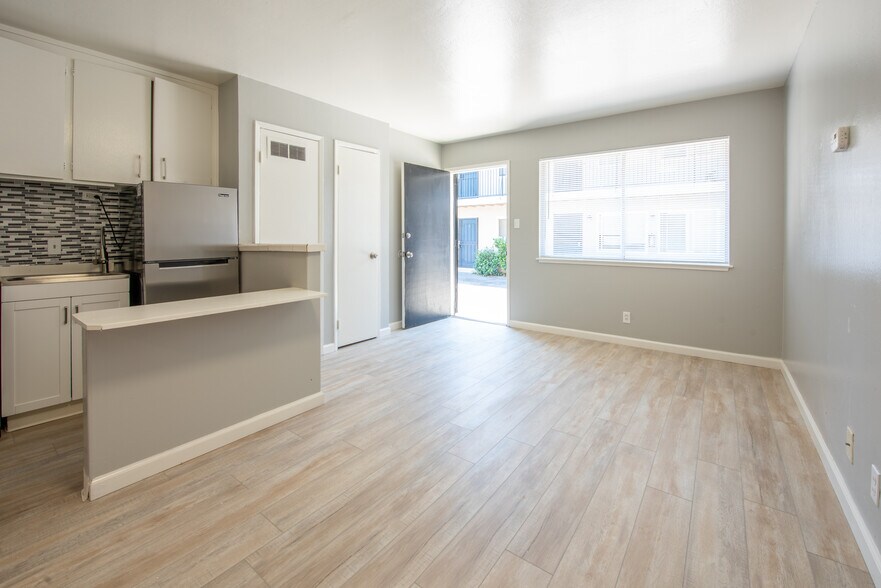 More Photos Of 52 Cleveland Ave, San Jose Apartments For Sale