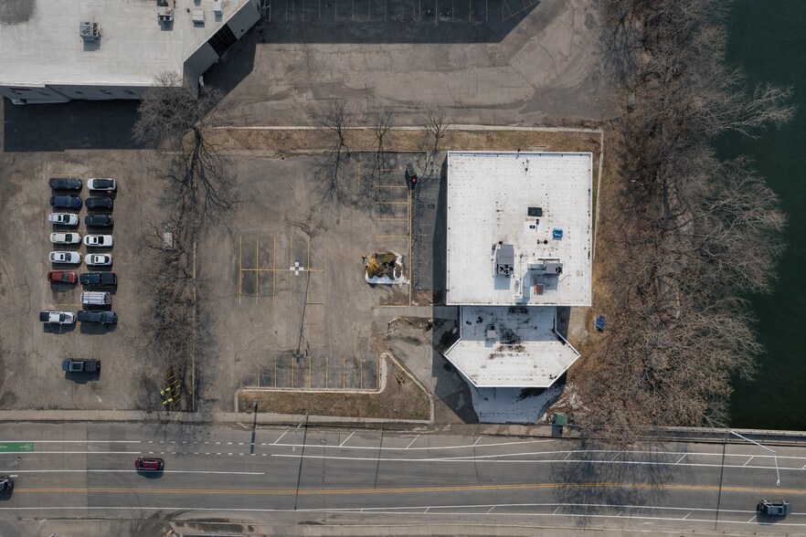 More Photos Of 150 Ann St NW, Grand Rapids Bank For Sale