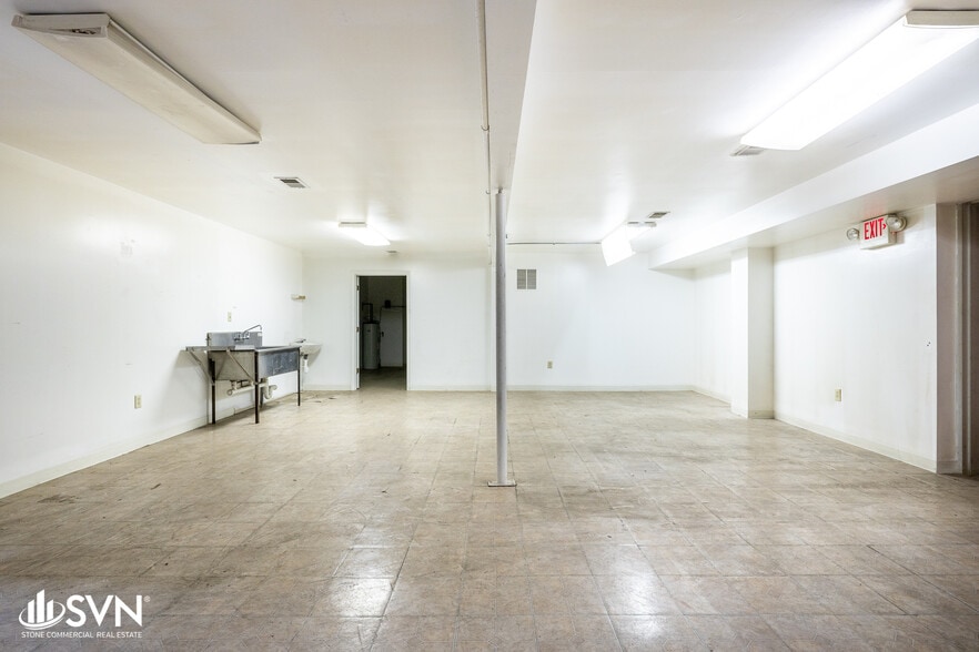 More Photos Of 128 Eisenhower Ct, Nicholasville Warehouse For Lease
