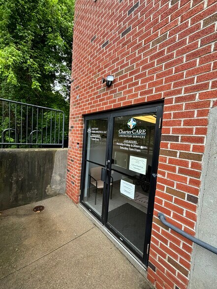 More Photos Of 851 Main St, Warren Medical For Lease