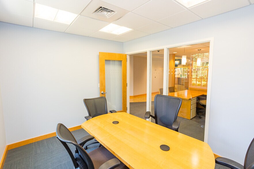 More Photos Of 178 Center St, Clinton Township Medical For Lease