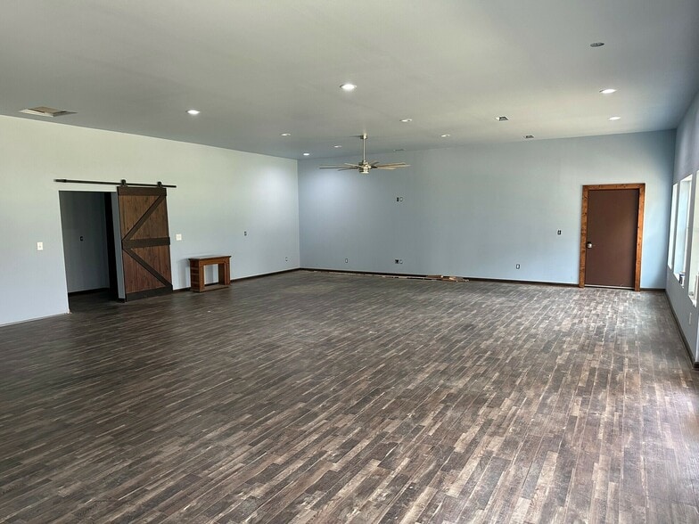 More Photos Of 2884 Pine Log Rd, Warrenville Office Residential For Lease
