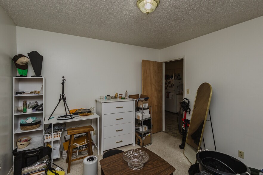 More Photos Of 401 E Avenue A, Hutchinson Apartments For Sale