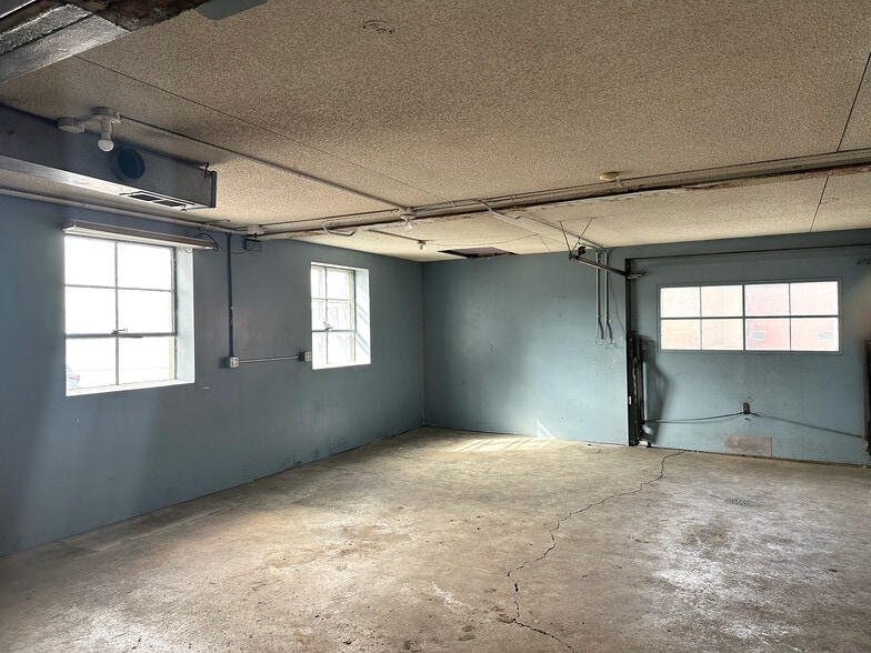 More Photos Of 2603 E 7th Ave, North Saint Paul Light Manufacturing For Sale