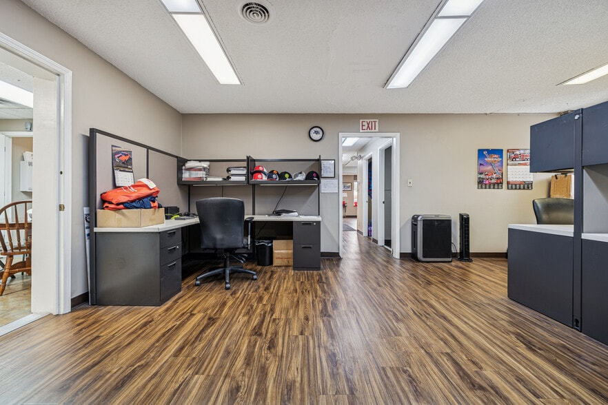 More Photos Of 3502 Dickerson Pike, Nashville Flex For Sale