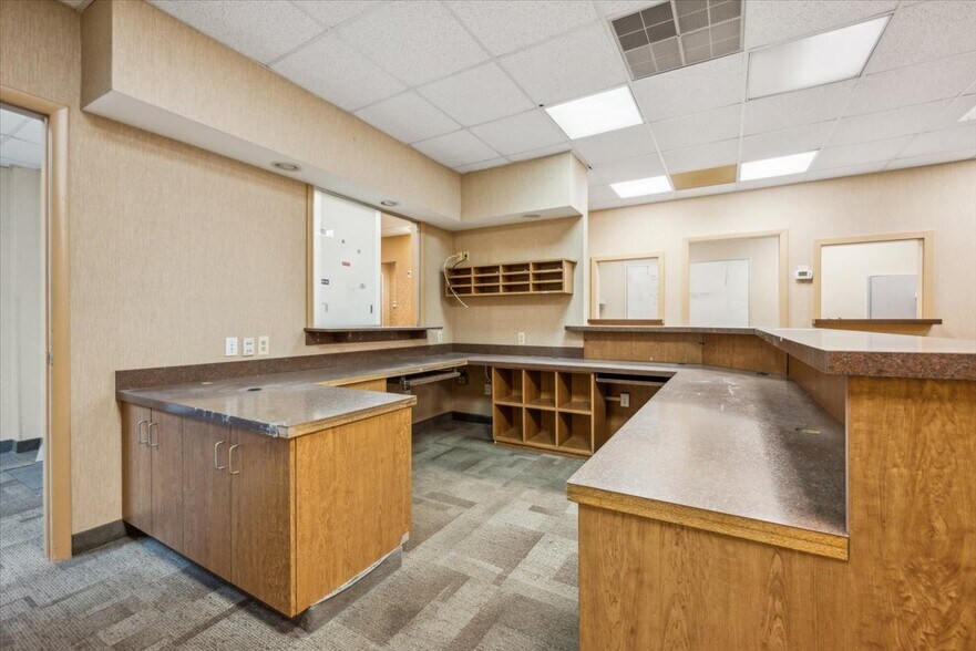 More Photos Of 215 Union Ave, Bridgewater Office For Sale