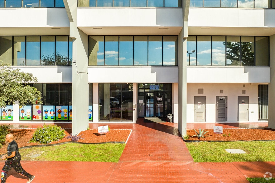 More Photos Of 840 SW 81st Ave, North Lauderdale Office For Sale