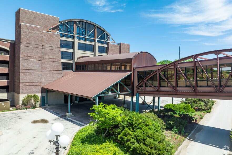 More Photos Of 6711 NE Birmingham Rd, Kansas City Office For Sale