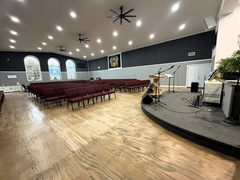 More Photos Of 33328 Main St, Townville Manufacturing For Sale