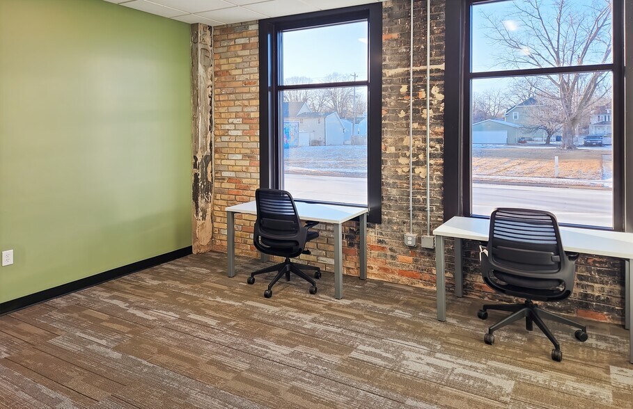 More Photos Of 540 N Broadway, Green Bay Coworking Space