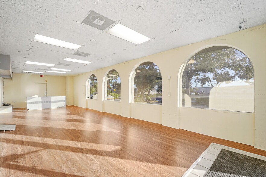 More Photos Of 4907 14th St W, Bradenton Storefront Retail Office For Lease