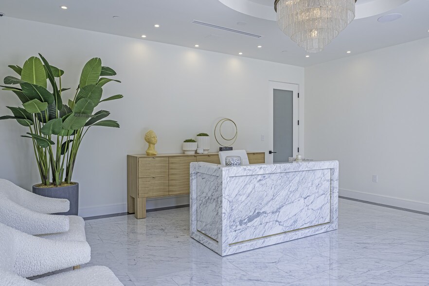 More Photos Of 2211 W Burbank Blvd, Burbank Office For Sale