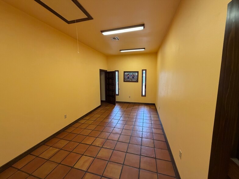 More Photos Of 3701 McNutt Rd, Sunland Park Office For Lease