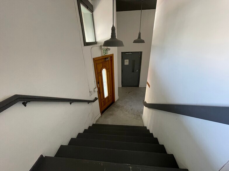 More Photos Of 200 E Chapman Ave, Orange Storefront Retail Office For Lease