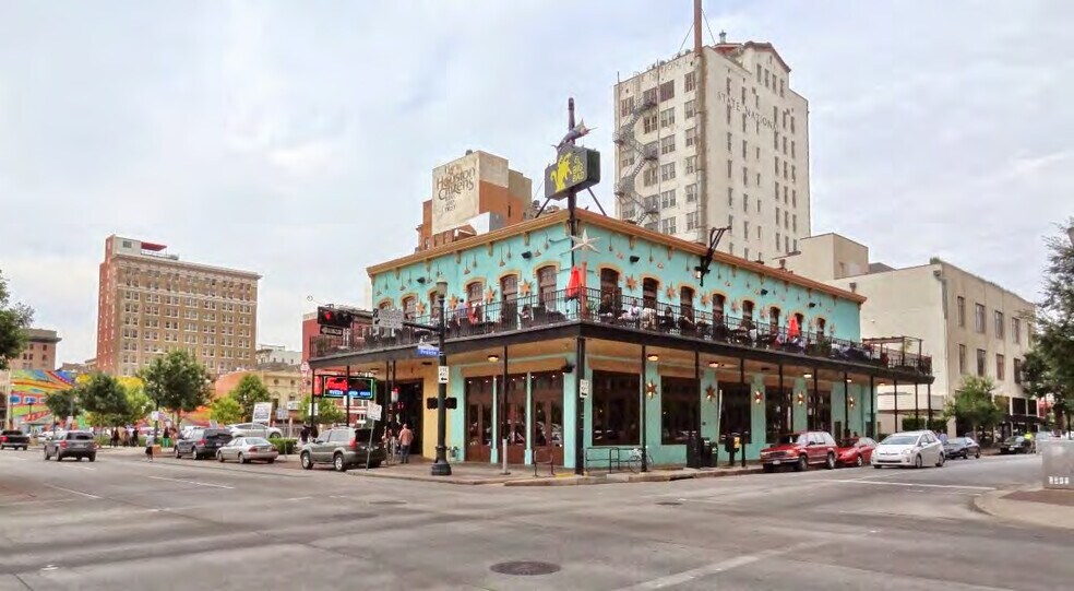 Primary Photo Of 417-419 Travis St, Houston Restaurant For Sale