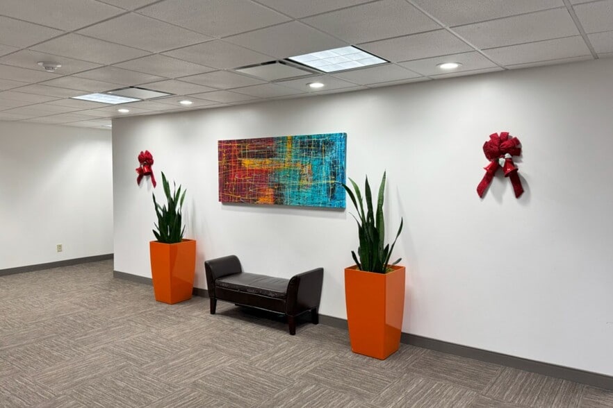 More Photos Of 400 Chisholm Pl, Plano Office For Lease