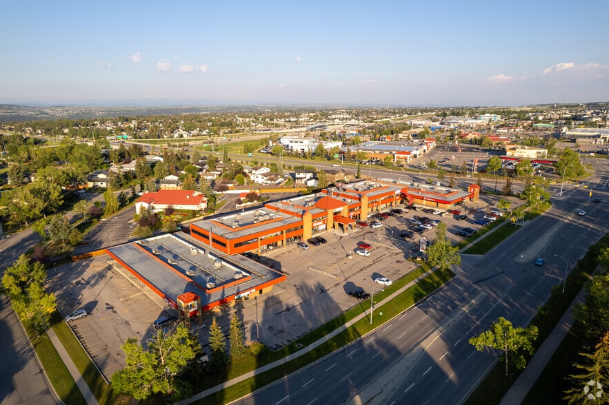 More Photos Of 1829 Ranchlands Blvd NW, Calgary Freestanding For Lease