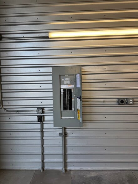 More Photos Of 31606 N Cave Creek Rd, Cave Creek Self Storage For Sale