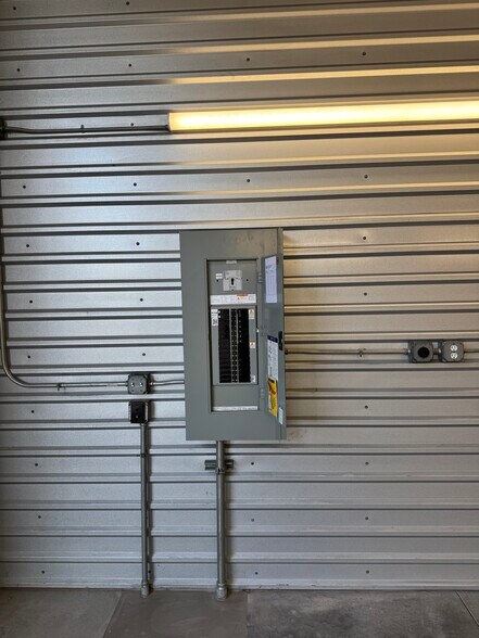 More Photos Of 31606 N Cave Creek Rd, Cave Creek Self Storage For Sale