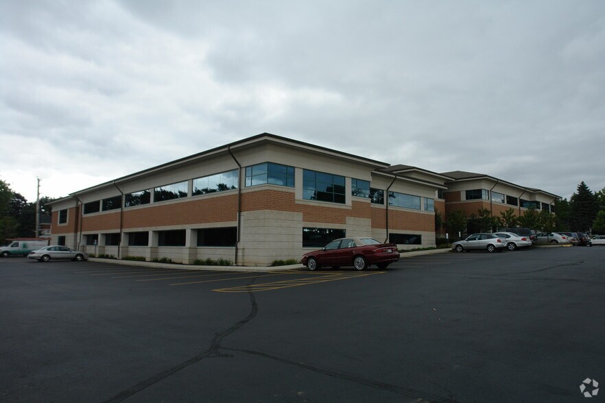 More Photos Of 17000 W North Ave, Brookfield Medical For Lease