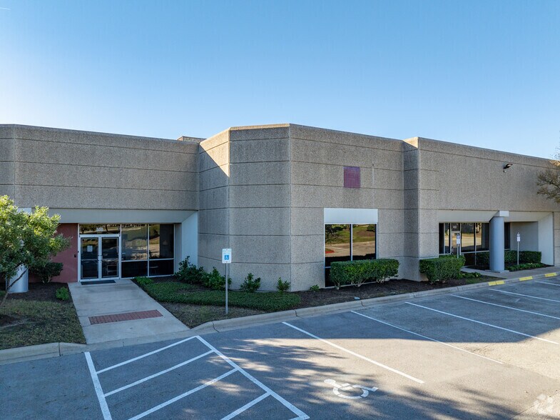 More Photos Of 9229 Waterford Centre Blvd, Austin Office For Lease