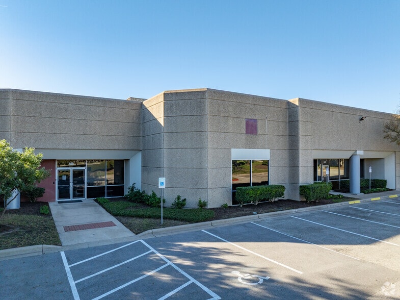 More Photos Of 9229 Waterford Centre Blvd, Austin Office For Lease