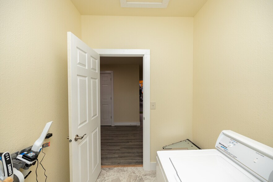 More Photos Of 115 N Main St, Lindsborg General Retail For Sale