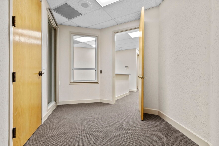 More Photos Of 13620 Lincoln Way, Auburn Office For Lease