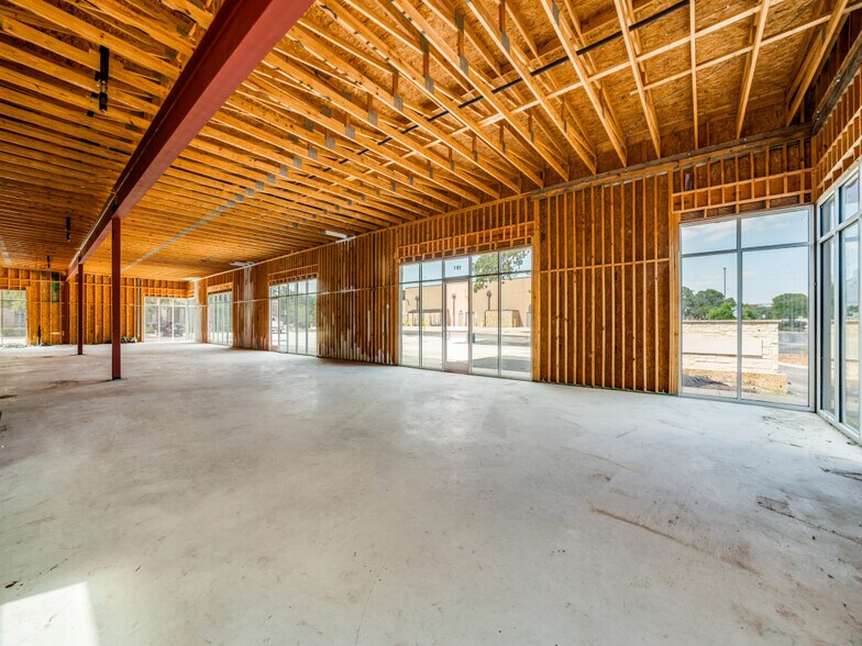 More Photos Of 7927 Calle Rialto, San Antonio Storefront Retail Office For Lease