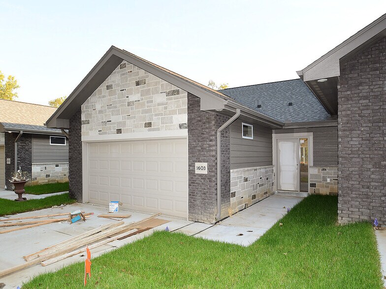 More Photos Of , Bellevue Multifamily For Sale