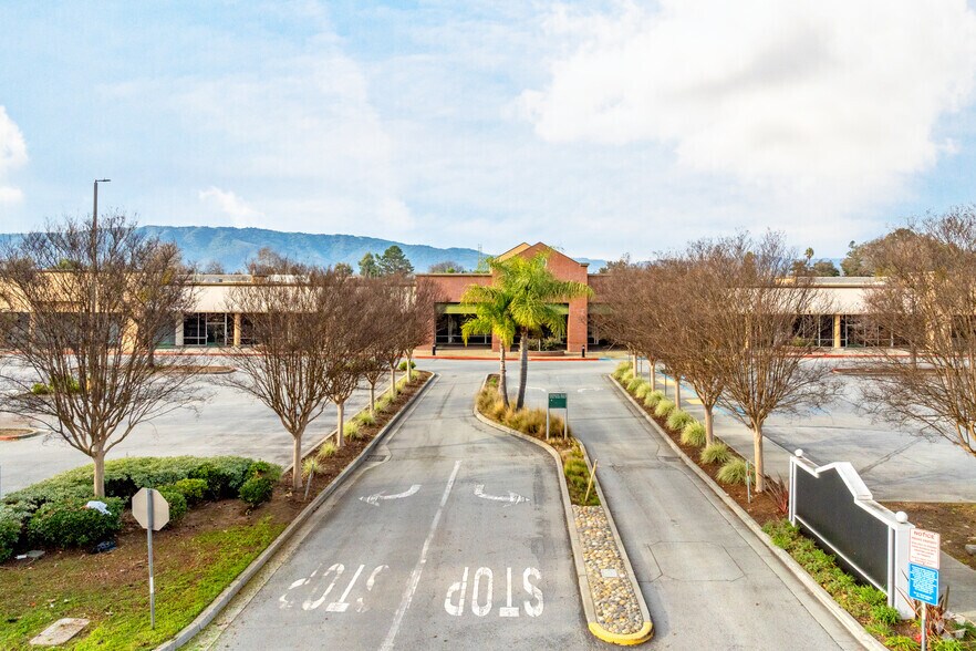 More Photos Of 8555 San Ysidro Ave, Gilroy Freestanding For Lease