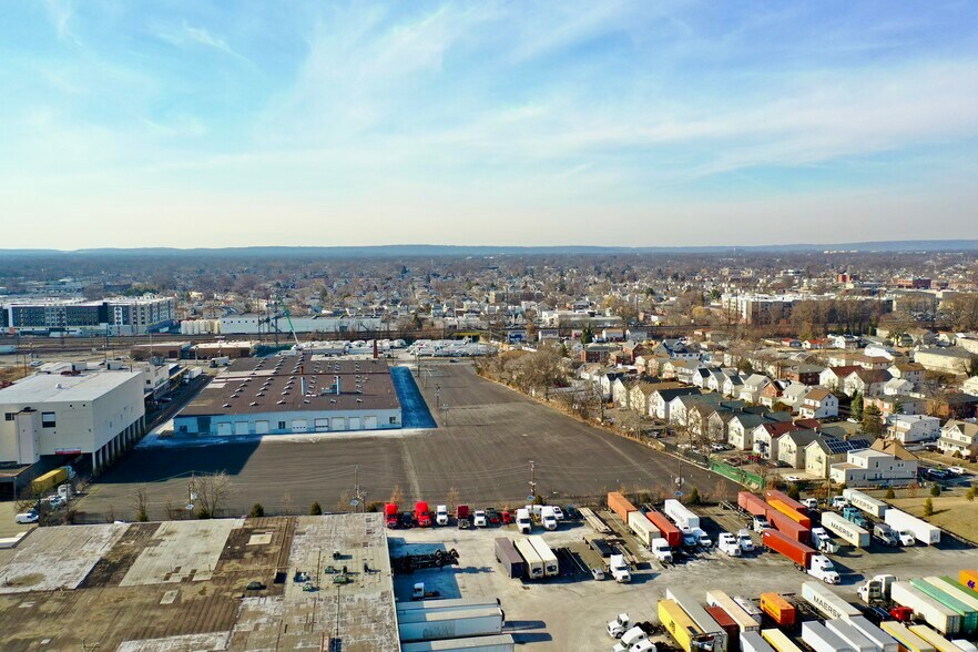 More Photos Of 525 W Linden Ave, Linden Warehouse For Lease