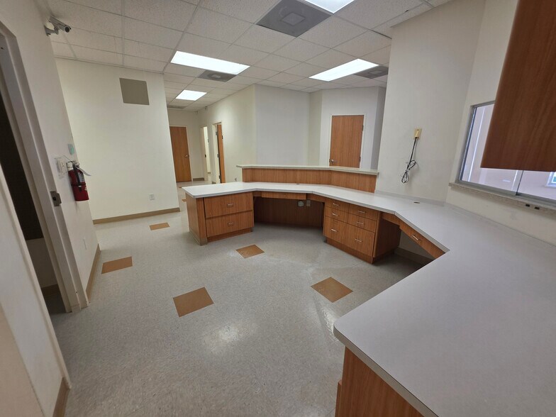 More Photos Of 19121 W Little York, Katy Medical For Lease