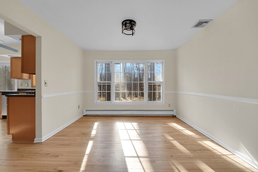 More Photos Of 1 Shadetree Pl, Long Valley Healthcare For Sale