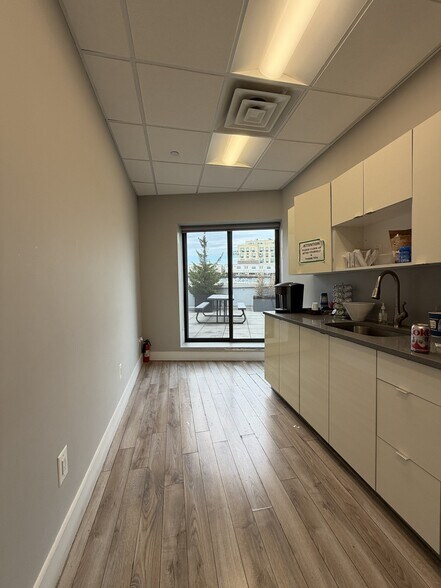 More Photos Of 101 Broadway, Brooklyn Office For Lease