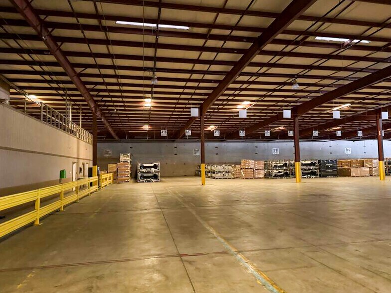 More Photos Of 14701 Atlanta Dr, Laredo Distribution For Lease